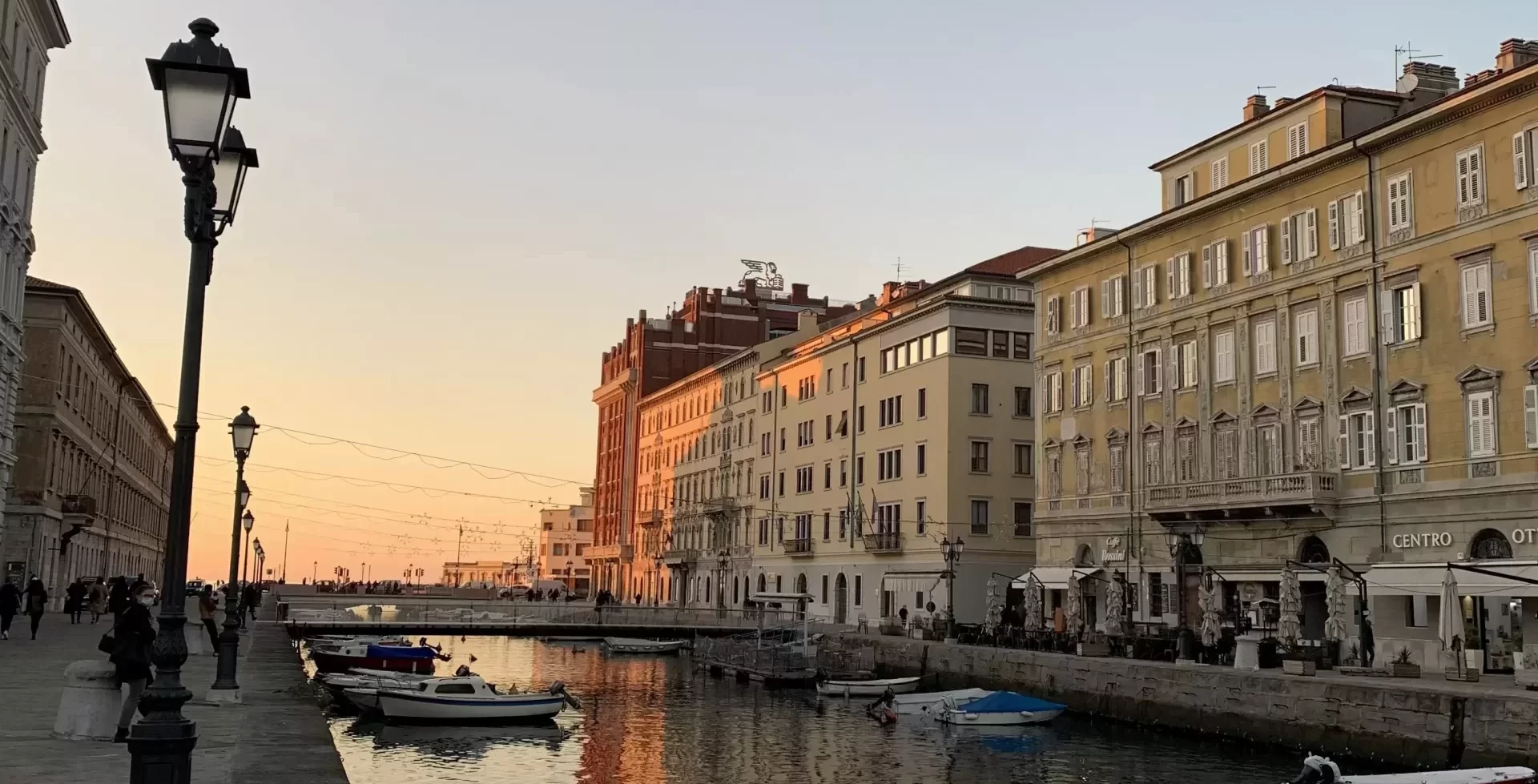 piazza ponterosso trieste