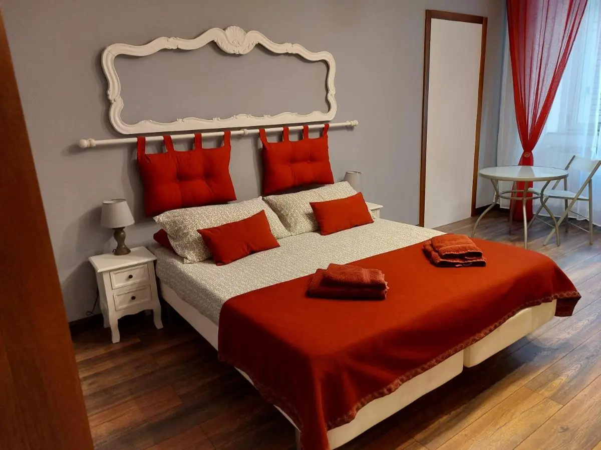 bed and breakfast empire 1970 trieste